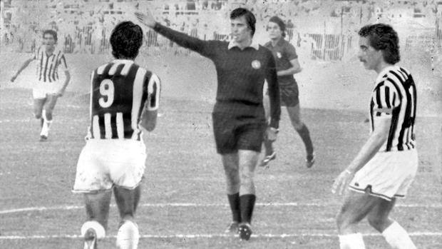 Il celebre litigio con Roberto Bettega in Juve-Torino dell'ottobre 1980. Il celebre litigio con Roberto Bettega in Juve-Torino dell'ottobre 1980.