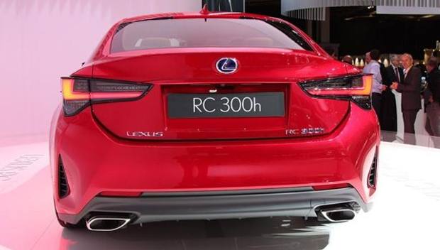 Il restyling parigino della Lexus RC Coupé Il restyling parigino della Lexus RC Coupé