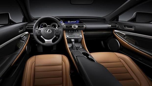 Il restyling parigino della Lexus RC Coupé Il restyling parigino della Lexus RC Coupé