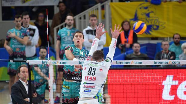 Aleksandar Atanasijevic, opposto di Perugia. Benda Aleksandar Atanasijevic, opposto di Perugia. Benda