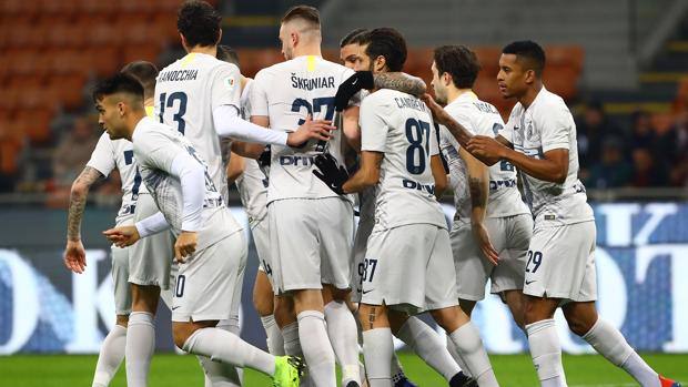 L'esultanza dei giocatori dell'Inter per uno dei gol senati al Benevento. Getty L'esultanza dei giocatori dell'Inter per uno dei gol senati al Benevento. Getty