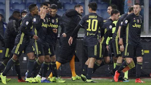 L'esultanza dei giocatori della Juventus. Ap L'esultanza dei giocatori della Juventus. Ap