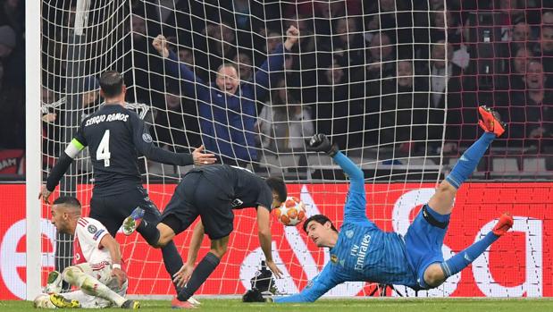 Ajax-Real Madrid 1-2: VAR e gol di Benzema e Asensio per ...