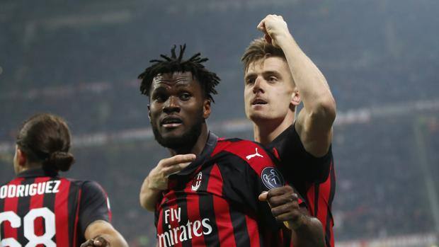 La gioia di Franck Kessié e Krzysztof Piatek, autori dei primi due gol del Milan sull'Empoli. AP 