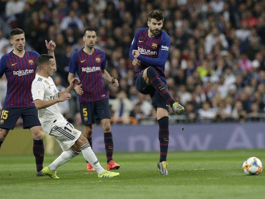 Piquè salva su Benzema LIVE Real-Barcellona 0-0