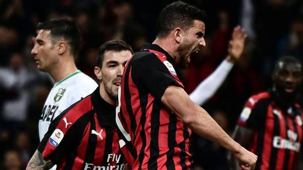 Musacchio esulta dopo l’autogol di Lirola. Afp Musacchio esulta dopo l’autogol di Lirola. Afp