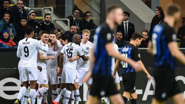 L’esultanza dell’Eintracht. Afp L’esultanza dell’Eintracht. Afp