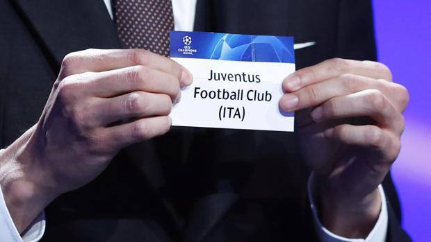Il sorteggio della Juve. Epa