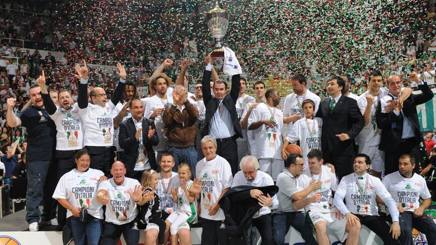 Così Siena festeggiava lo scudetto 2011. Ciamillo