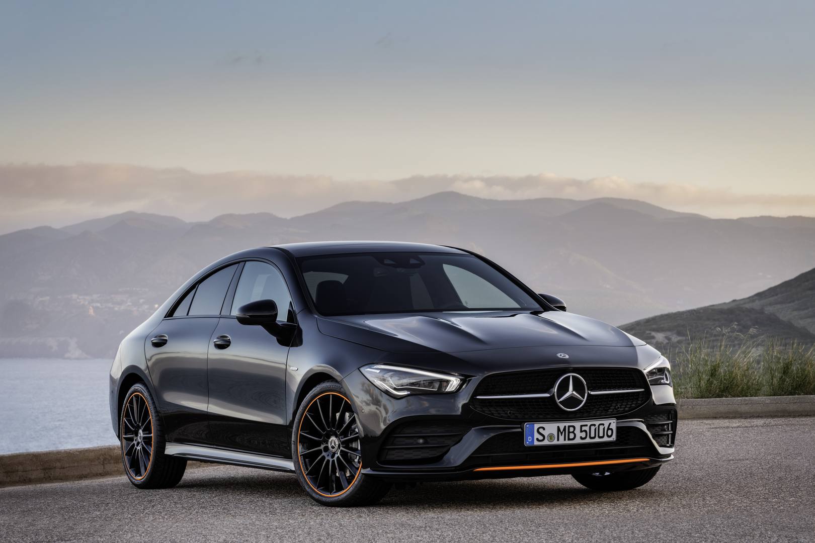  Mercedes rinnova la Cla, ecco la seconda generazione della coupé  