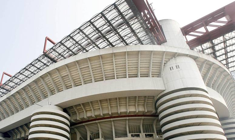Le spirali di San Siro che, con la copertura del terzo anello, sono tra gli elementi iconici dello stadio di Milano. Ansa 