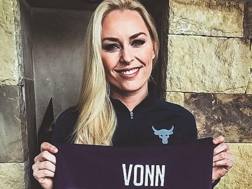 Lindsey Vonn, 34 anni, con la maglia viola, @acffiorentina