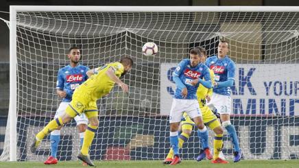 Il gol di Cesar in Chievo-Napoli. LaPresse