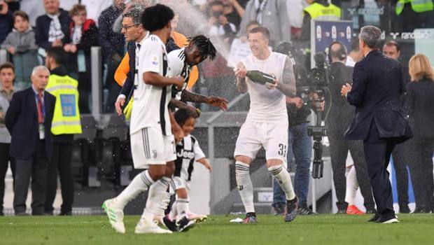 La gioia di Bernardeschi con Cuadrado e Kean. Getty La gioia di Bernardeschi con Cuadrado e Kean. Getty