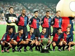 Il Barcellona in maglia bicolore per celebrare il centenario nel 1999 