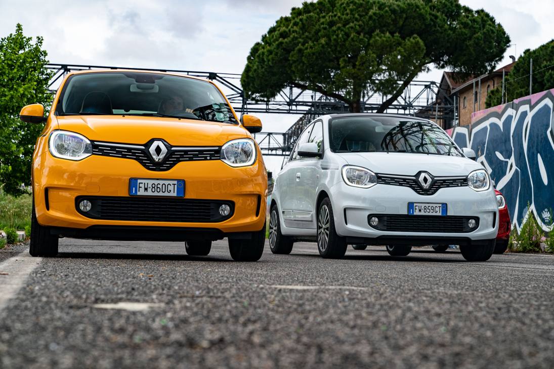 Si rinnova la Renault Twingo a partire da due colori inediti: il giallo mango e il bianco quarzo  