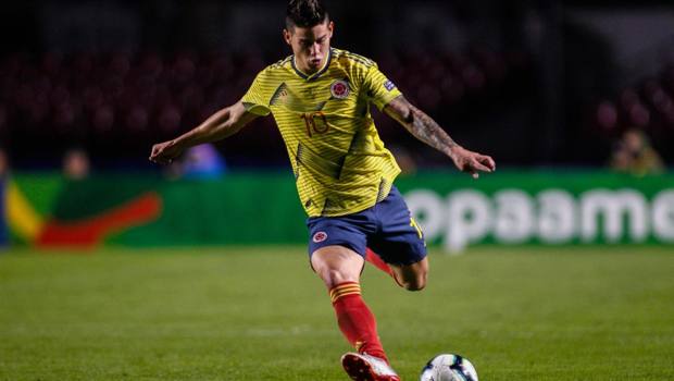James Rodriguez in azione con la Colombia 
