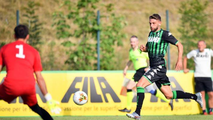 Domenico Berardi in azione nella recente amichevole del Sassuolo contro il Real Vicenza. Lapresse 