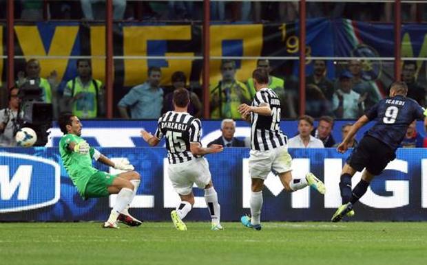 Era il 14 settembre del 2013 e Icardi portava in vantaggio l’Inter al Meazza. Poco dopo pareggerà Vidal (ANSA) 