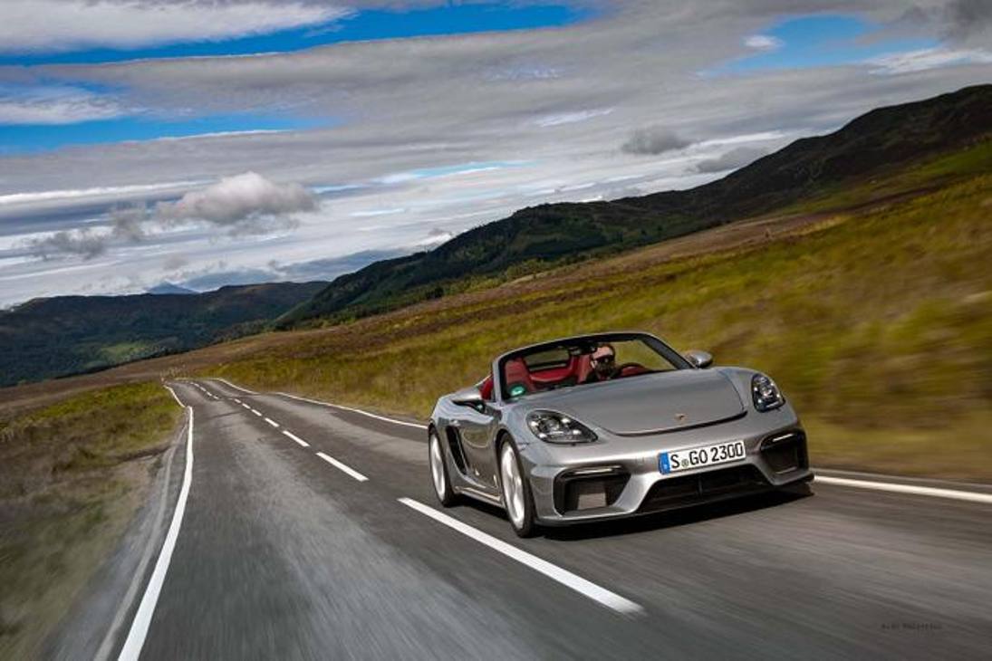 La Porsche 718 Spyder su strada - La Gazzetta dello Sport - Tutto il rosa della vita
