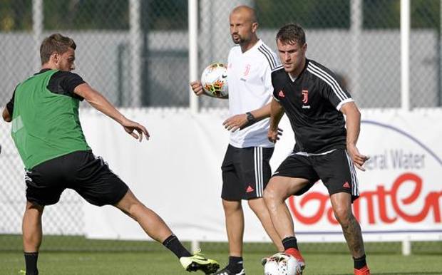 Daniele Rugani e Aaron Ramsey. Getty