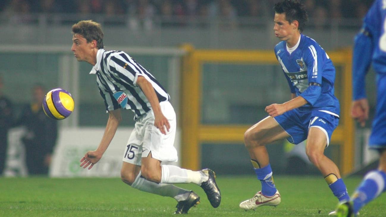  1 novembre 2006: Claudio Marchisio esordisce in prima squadra con la Juve a Brescia. Sulla destra anche un giovanissimo Hamsik.   