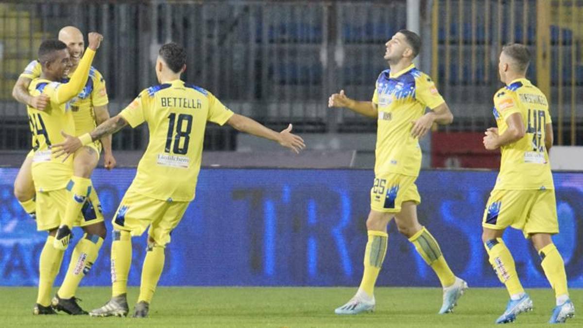 Serie B, La Juve Stabia Frena Il Benevento, Ribaltone Pisa - La ...