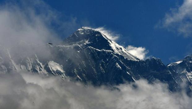 La vetta dell'Everest. Afp 