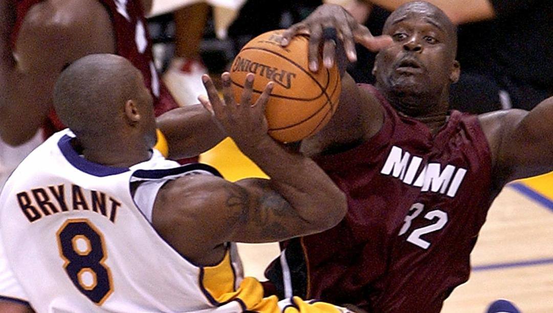 Kobe Bryant contro Shaquille O'Neal nel Lakers-Heat natalizio. Ap 