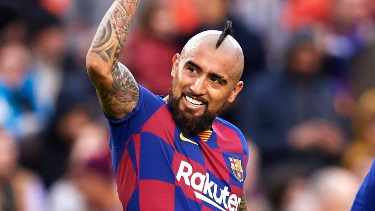 Barça-Vidal, è scontro totale. In attacco frenata Llorente, riparte la corsa a Giroud