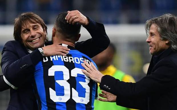Con Antonio Conte (50) e Gabriele Oriali (67). AFP Con Antonio Conte (50) e Gabriele Oriali (67). AFP