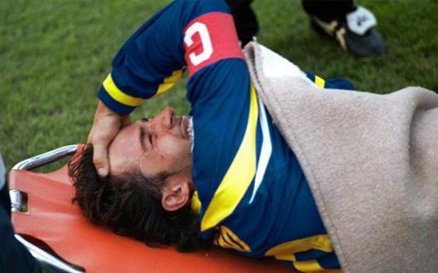 Del Piero si dispera dopo l'infortunio dell'8 novembre 1998. Aldo Liverani