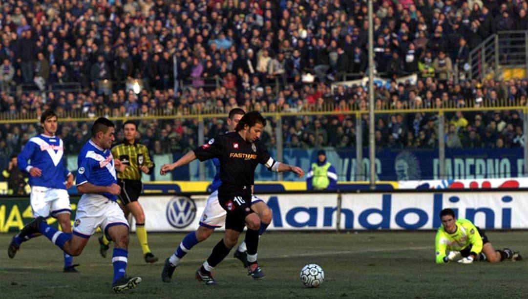 Alessandro Del Piero in gol contro il Brescia nella stagione 2001-02. Lapresse 