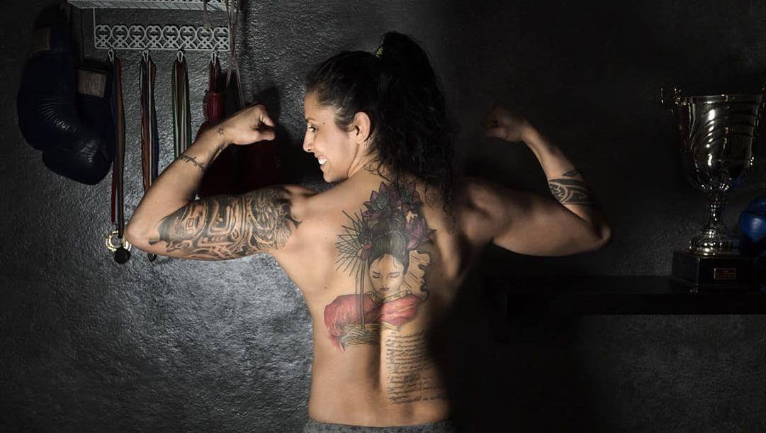 Muscoli, tatuaggi, guantoni, medaglie e trofei: Mara Romero Borella ha 33 anni 