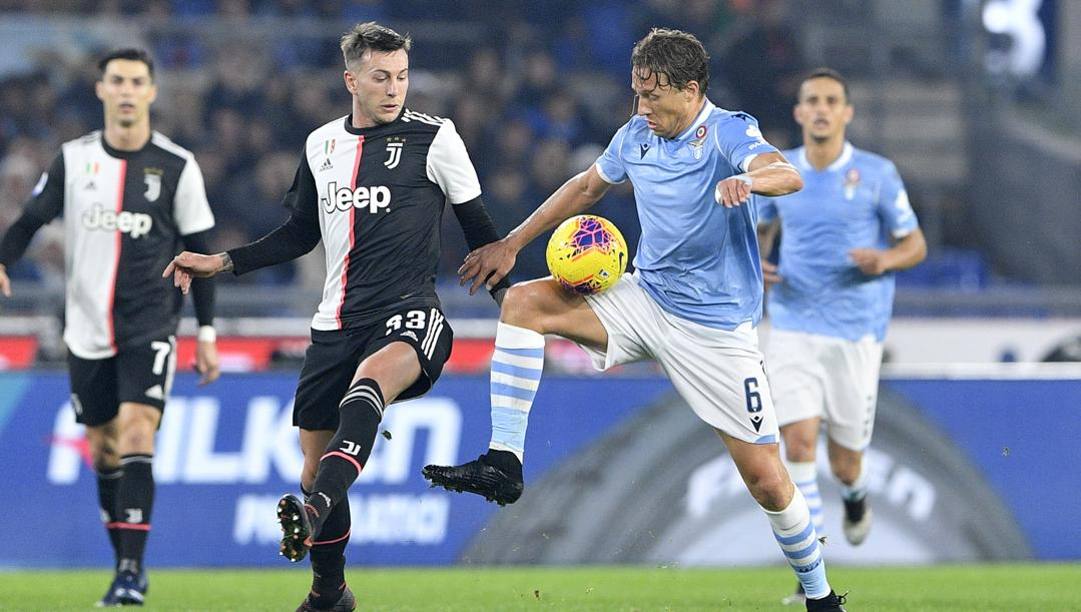 Lucas Leiva in azione contro la Juventus. Lapresse 