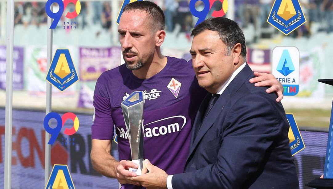 Joe Barone, dg della Fiorentina, con Franck Ribery. Getty 