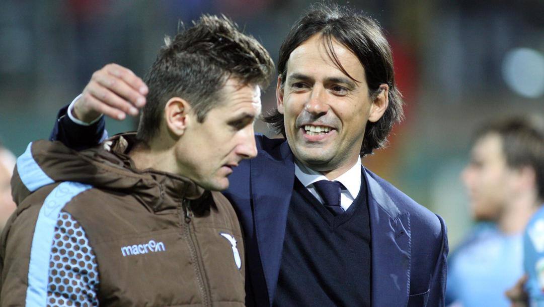 Simone Inzaghi con Miroslav Klose. Ansa 