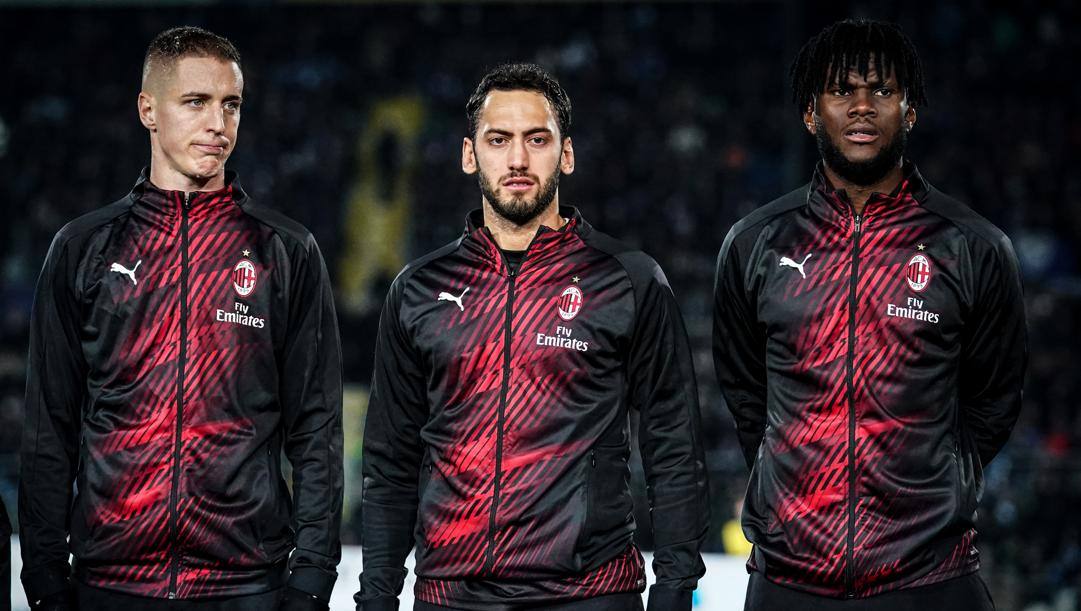 Andrea Conti, 26 anni, Hakan Calhanoglu, 26, e Franck Kessie, 23. LaPresse 