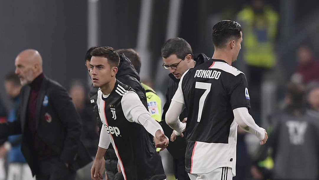 Un cambio Dybala-Ronaldo in Juventus-Milan dello scorso novembre. Lapresse 