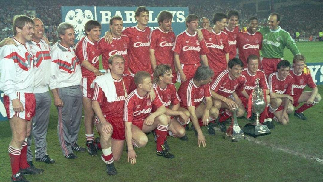 La formazione del Liverpool che ha vinto il titolo nel 1989-90. 