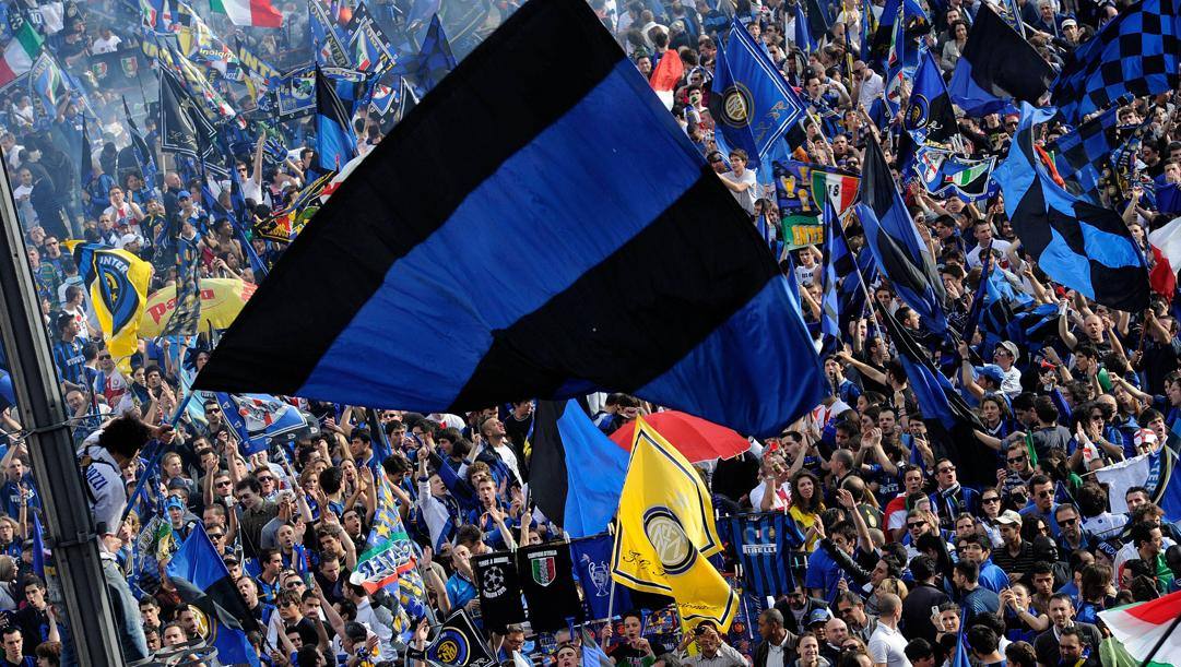 16 maggio 2010: i tifosi dell'Inter festeggiano lo scudetto a Siena. Ap 