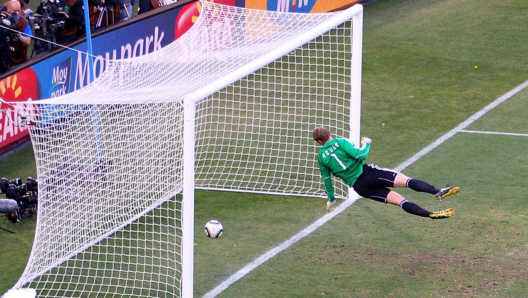 Il clamoroso errore arbitrale sul tiro di Lampard in Germania-Inghilterra dei Mondiali 2010. Getty 