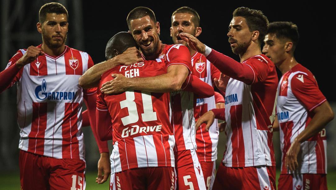 Il n. 5 Degenek festeggia un suo gol ieri col Rad assieme ai compagni, col 31 Ben Nabouhane, il 1° a destra è Gavric 