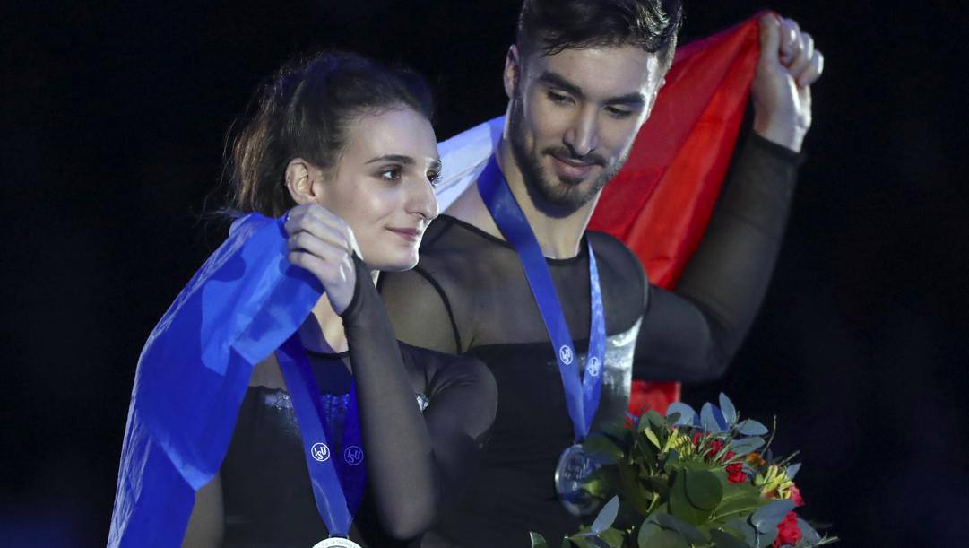 Cizeron con Papadakis sul podio olimpico. Ap 