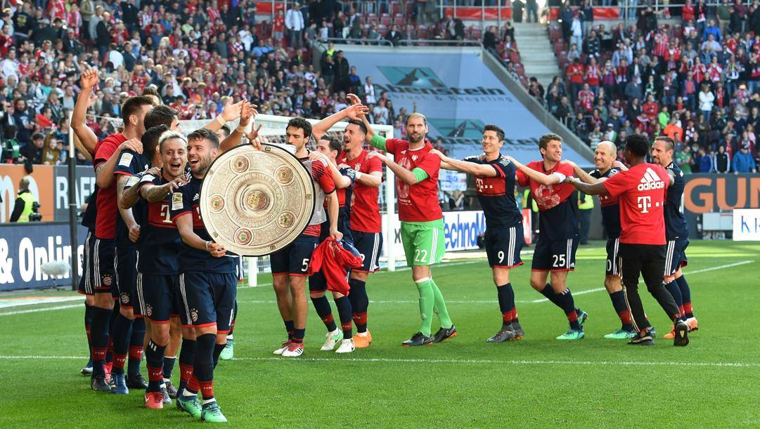 Il Bayern Monaco festeggia uno dei 29 successi in Bundesliga. Afp 