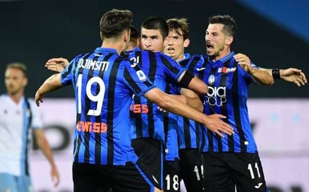 L’Atalanta festeggia il 2-2. Afp L’Atalanta festeggia il 2-2. Afp
