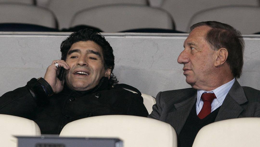 Bilardo con Maradona. Ap 