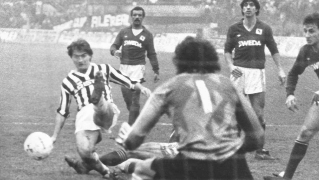 Il gol-vittoria dello juventino Manfredonia nel derby numero 150, il 14 dicembre 1986. Ansa 