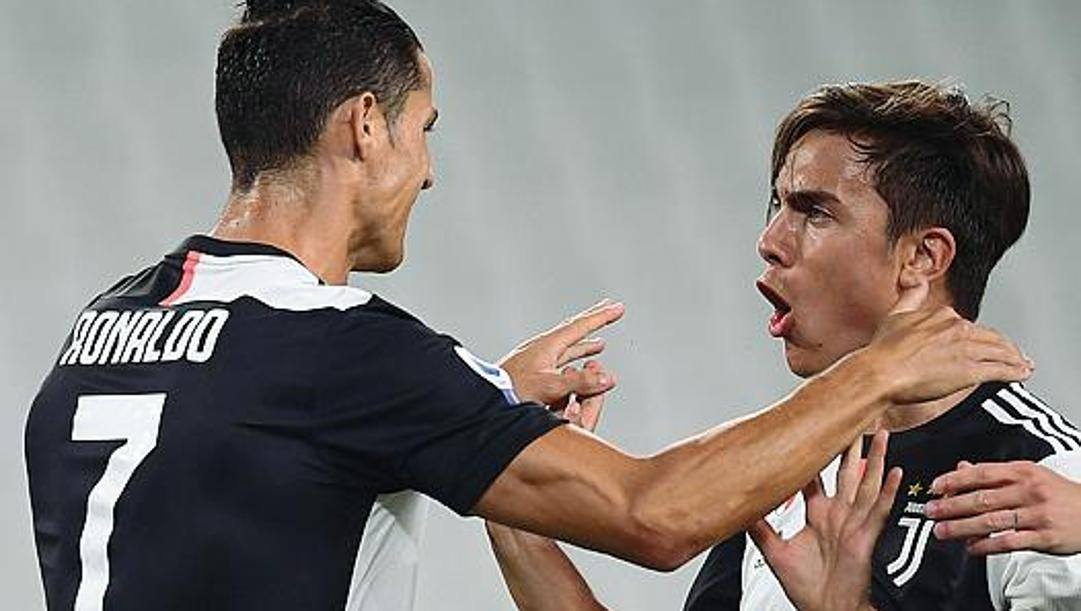 Cristiano Ronaldo e Paulo Dybala. Afp