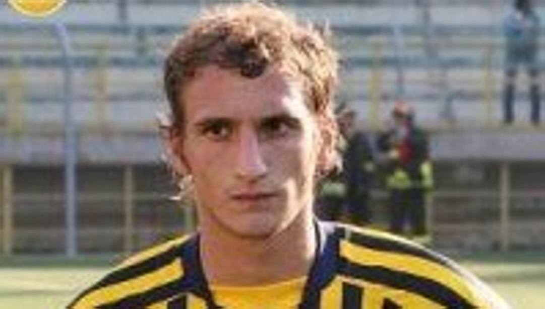 Giuseppe Rizza con la maglia della Juve Stabia 